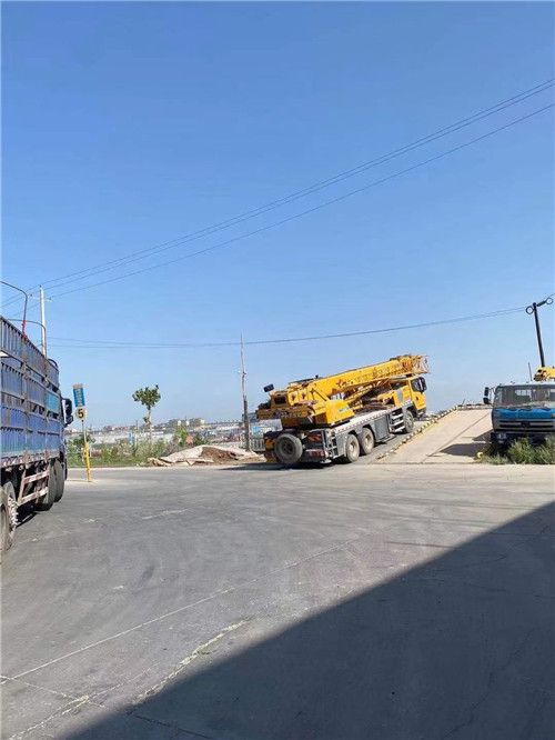 舒兰市25吨吊车的租赁价格大概是多少？